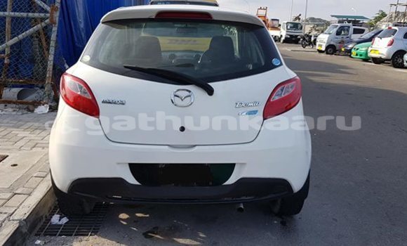 Buy Used Mazda Demio White Car in Fuvammulah in Ghaviyani Buy Used Mazda Demio White Car in Fuvammulah in Ghaviyani