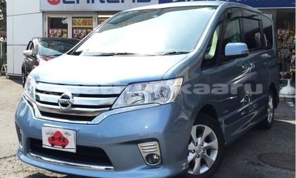 Buy Used Nissan Serena Blue Car in Fuvammulah in Ghaviyani