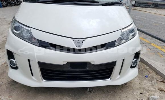 Buy Used Toyota Estima White Car in Fuvammulah in Ghaviyani