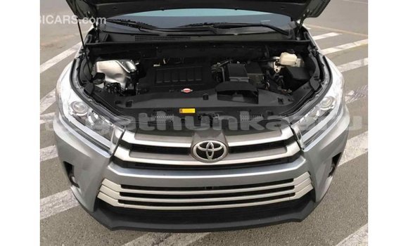 Buy Import Toyota Highlander Other Car in Import - Dubai in Baa Buy Import Toyota Highlander Other Car in Import - Dubai in Baa