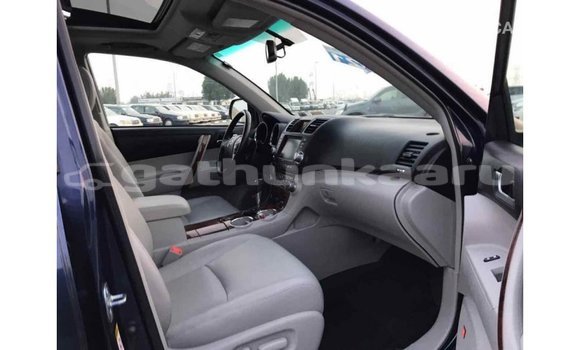 Buy Import Toyota Highlander Blue Car in Import - Dubai in Baa Buy Import Toyota Highlander Blue Car in Import - Dubai in Baa