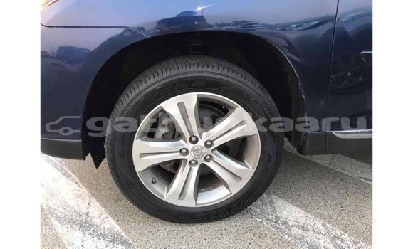 Buy Import Toyota Highlander Blue Car in Import - Dubai in Baa Buy Import Toyota Highlander Blue Car in Import - Dubai in Baa