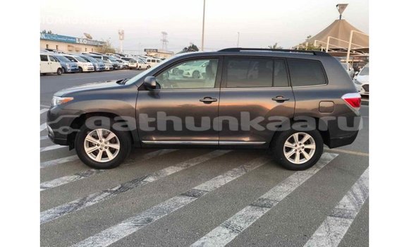Buy Import Toyota Highlander Other Car in Import - Dubai in Baa Buy Import Toyota Highlander Other Car in Import - Dubai in Baa