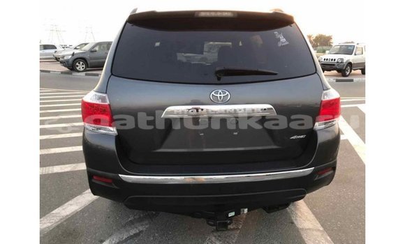 Buy Import Toyota Highlander Other Car in Import - Dubai in Baa Buy Import Toyota Highlander Other Car in Import - Dubai in Baa