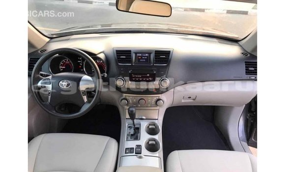 Buy Import Toyota Highlander Other Car in Import - Dubai in Baa Buy Import Toyota Highlander Other Car in Import - Dubai in Baa