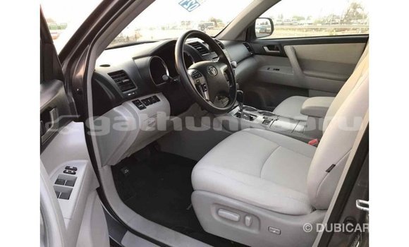 Buy Import Toyota Highlander Other Car in Import - Dubai in Baa Buy Import Toyota Highlander Other Car in Import - Dubai in Baa