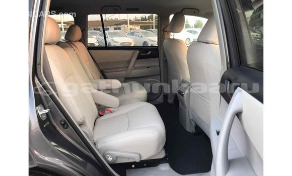 Buy Import Toyota Highlander Other Car in Import - Dubai in Baa Buy Import Toyota Highlander Other Car in Import - Dubai in Baa