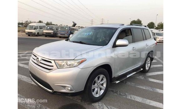 Buy Import Toyota Highlander Other Car in Import - Dubai in Baa Buy Import Toyota Highlander Other Car in Import - Dubai in Baa