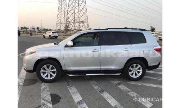 Buy Import Toyota Highlander Other Car in Import - Dubai in Baa Buy Import Toyota Highlander Other Car in Import - Dubai in Baa