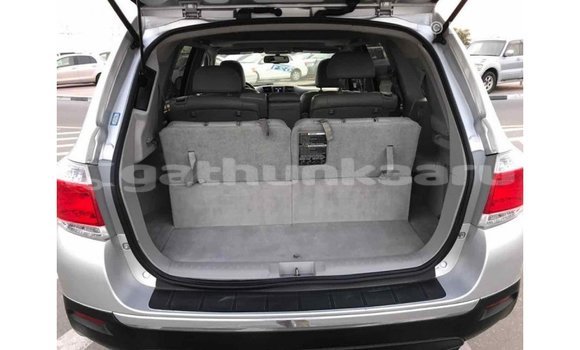 Buy Import Toyota Highlander Other Car in Import - Dubai in Baa Buy Import Toyota Highlander Other Car in Import - Dubai in Baa