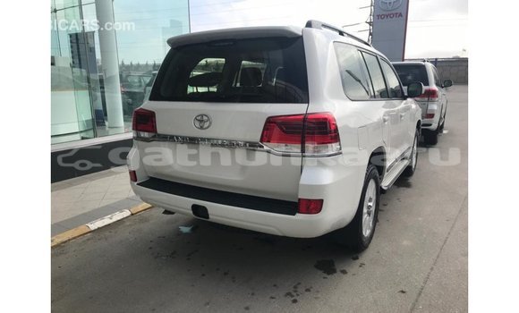Buy Import Toyota Land Cruiser White Car in Import - Dubai in Baa Buy Import Toyota Land Cruiser White Car in Import - Dubai in Baa