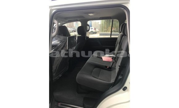 Buy Import Toyota Land Cruiser White Car in Import - Dubai in Baa Buy Import Toyota Land Cruiser White Car in Import - Dubai in Baa