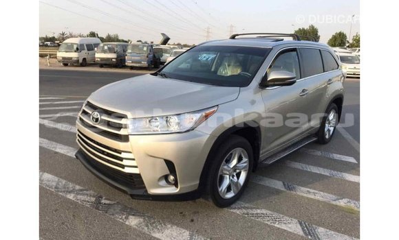 Buy Import Toyota Highlander Beige Car in Import - Dubai in Baa Buy Import Toyota Highlander Beige Car in Import - Dubai in Baa