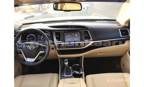 Buy Import Toyota Highlander Beige Car in Import - Dubai in Baa Buy Import Toyota Highlander Beige Car in Import - Dubai in Baa