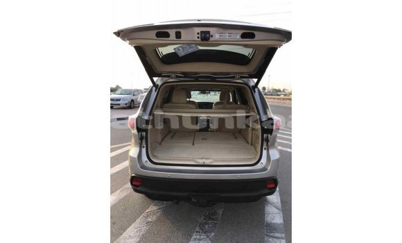 Buy Import Toyota Highlander Beige Car in Import - Dubai in Baa Buy Import Toyota Highlander Beige Car in Import - Dubai in Baa