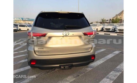 Buy Import Toyota Highlander Beige Car in Import - Dubai in Baa Buy Import Toyota Highlander Beige Car in Import - Dubai in Baa