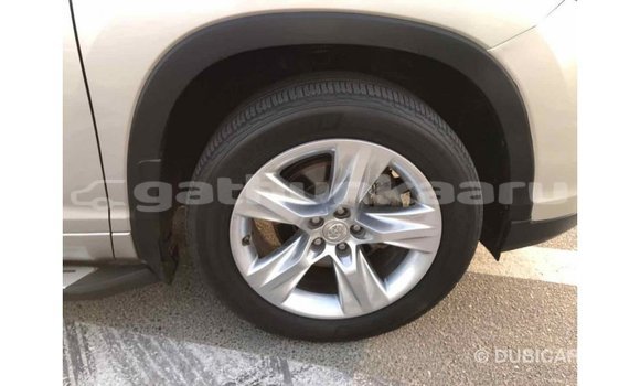 Buy Import Toyota Highlander Beige Car in Import - Dubai in Baa Buy Import Toyota Highlander Beige Car in Import - Dubai in Baa