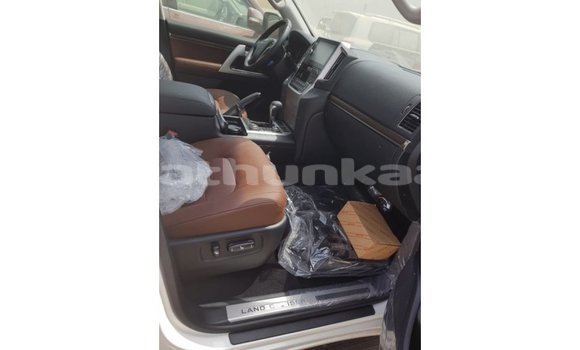 Buy Import Toyota Land Cruiser Brown Car in Import - Dubai in Baa Buy Import Toyota Land Cruiser Brown Car in Import - Dubai in Baa
