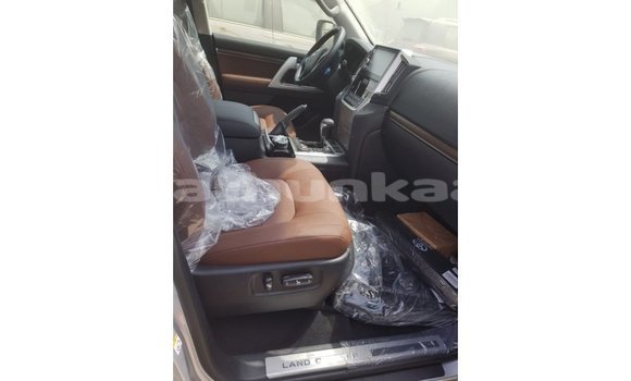Buy Import Toyota Land Cruiser Brown Car in Import - Dubai in Baa Buy Import Toyota Land Cruiser Brown Car in Import - Dubai in Baa