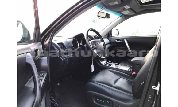 Buy Import Toyota Highlander Black Car in Import - Dubai in Baa Buy Import Toyota Highlander Black Car in Import - Dubai in Baa