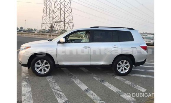 Buy Import Toyota Highlander Other Car in Import - Dubai in Baa Buy Import Toyota Highlander Other Car in Import - Dubai in Baa