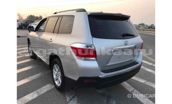 Buy Import Toyota Highlander Other Car in Import - Dubai in Baa Buy Import Toyota Highlander Other Car in Import - Dubai in Baa