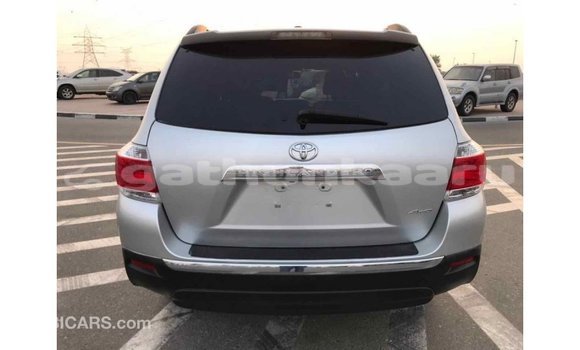 Buy Import Toyota Highlander Other Car in Import - Dubai in Baa Buy Import Toyota Highlander Other Car in Import - Dubai in Baa
