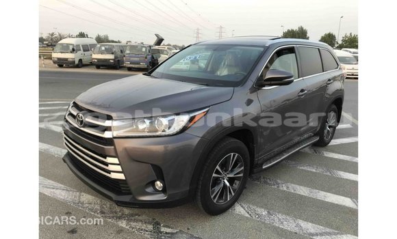 Buy Import Toyota Highlander Other Car in Import - Dubai in Baa Buy Import Toyota Highlander Other Car in Import - Dubai in Baa