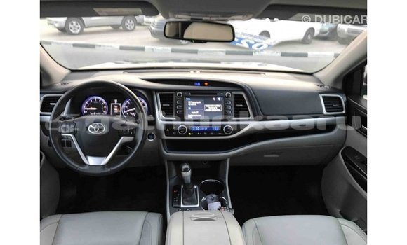 Buy Import Toyota Highlander Other Car in Import - Dubai in Baa Buy Import Toyota Highlander Other Car in Import - Dubai in Baa