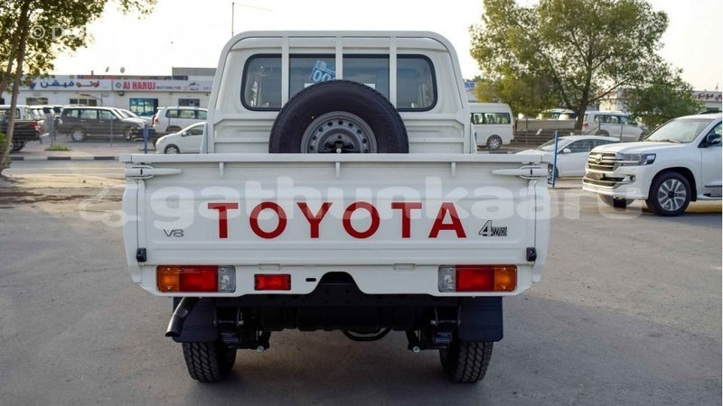 Big with watermark toyota land cruiser baa import dubai 1256