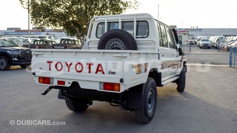 Big with watermark toyota land cruiser baa import dubai 1256