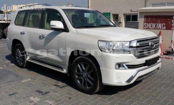 Buy Import Toyota Land Cruiser White Car in Import - Dubai in Baa Buy Import Toyota Land Cruiser White Car in Import - Dubai in Baa
