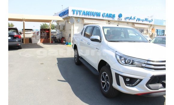 Buy Import Toyota Hilux White Car in Import - Dubai in Baa Buy Import Toyota Hilux White Car in Import - Dubai in Baa