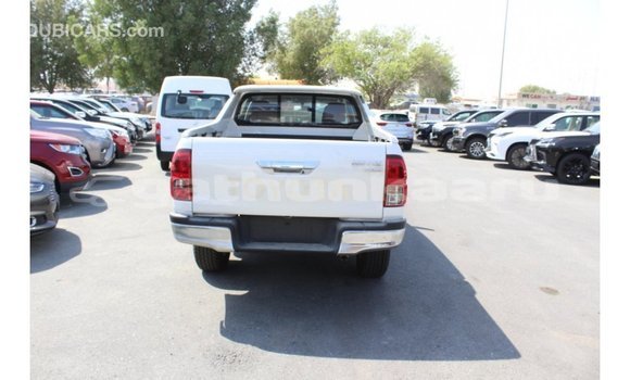 Buy Import Toyota Hilux White Car in Import - Dubai in Baa Buy Import Toyota Hilux White Car in Import - Dubai in Baa