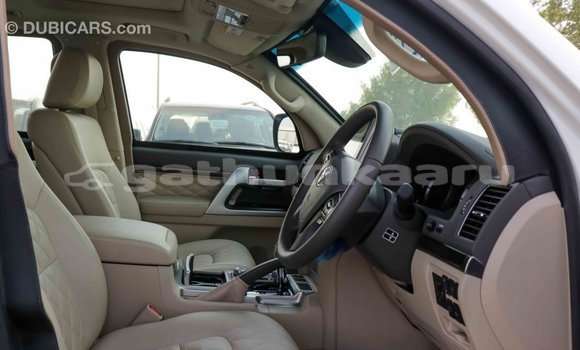 Buy Import Toyota Land Cruiser White Car in Import - Dubai in Baa Buy Import Toyota Land Cruiser White Car in Import - Dubai in Baa