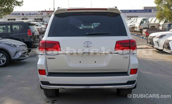 Buy Import Toyota Land Cruiser White Car in Import - Dubai in Baa Buy Import Toyota Land Cruiser White Car in Import - Dubai in Baa
