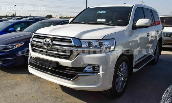 Buy Import Toyota Land Cruiser White Car in Import - Dubai in Baa Buy Import Toyota Land Cruiser White Car in Import - Dubai in Baa