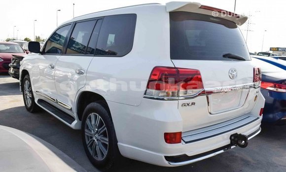 Buy Import Toyota Land Cruiser White Car in Import - Dubai in Baa Buy Import Toyota Land Cruiser White Car in Import - Dubai in Baa