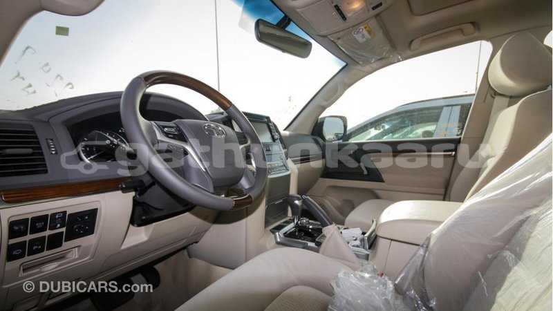 Big with watermark toyota land cruiser baa import dubai 1301