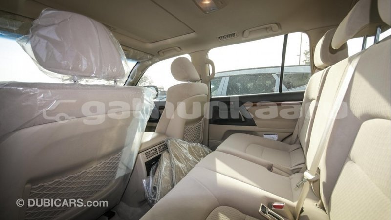 Big with watermark toyota land cruiser baa import dubai 1301