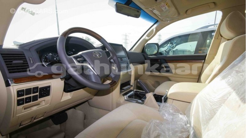 Big with watermark toyota land cruiser baa import dubai 1307