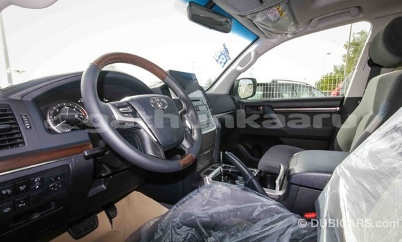 Buy Import Toyota Land Cruiser White Car in Import - Dubai in Baa Buy Import Toyota Land Cruiser White Car in Import - Dubai in Baa