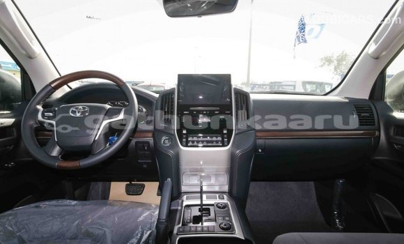 Buy Import Toyota Land Cruiser White Car in Import - Dubai in Baa Buy Import Toyota Land Cruiser White Car in Import - Dubai in Baa