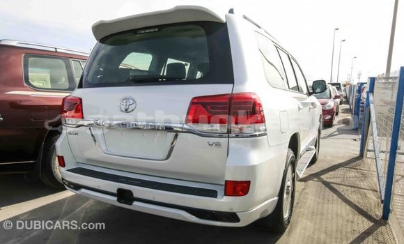 Buy Import Toyota Land Cruiser White Car in Import - Dubai in Baa Buy Import Toyota Land Cruiser White Car in Import - Dubai in Baa