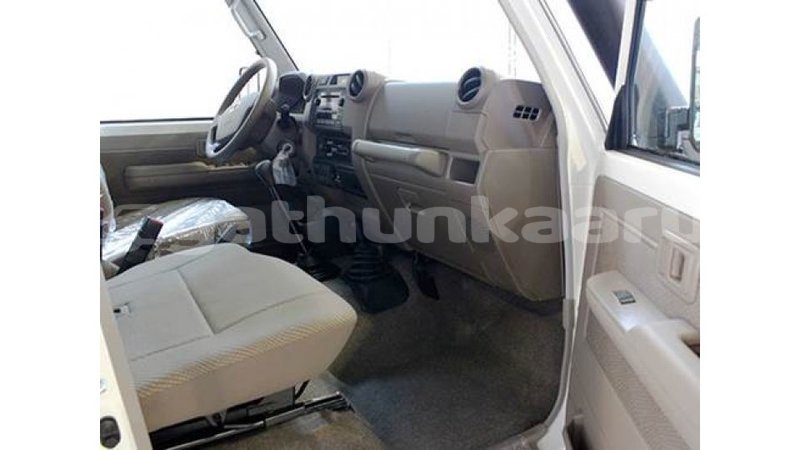 Big with watermark toyota land cruiser baa import dubai 1314