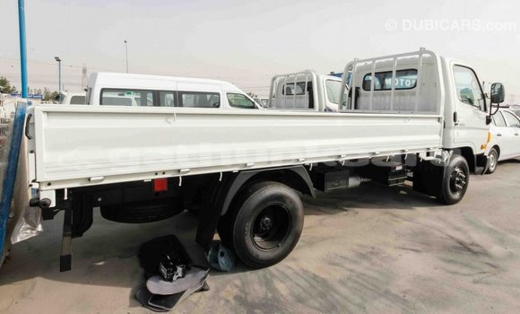 Buy Import Hyundai Chorus White Truck in Import - Dubai in Baa Buy Import Hyundai Chorus White Truck in Import - Dubai in Baa