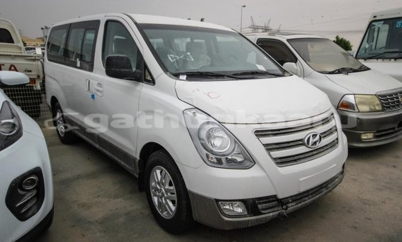 Buy Import Hyundai Chorus White Truck in Import - Dubai in Baa