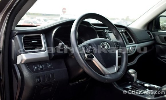 Buy Import Toyota Highlander Other Car in Import - Dubai in Baa Buy Import Toyota Highlander Other Car in Import - Dubai in Baa