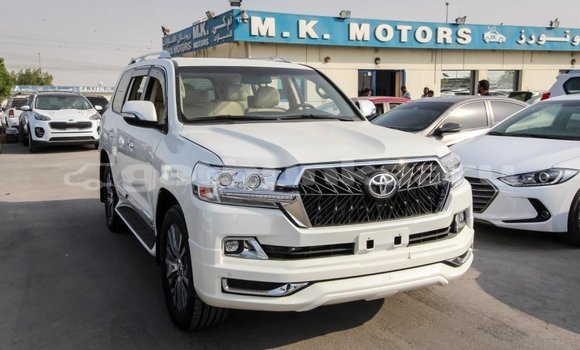 Buy Import Toyota Land Cruiser White Car in Import - Dubai in Baa Buy Import Toyota Land Cruiser White Car in Import - Dubai in Baa