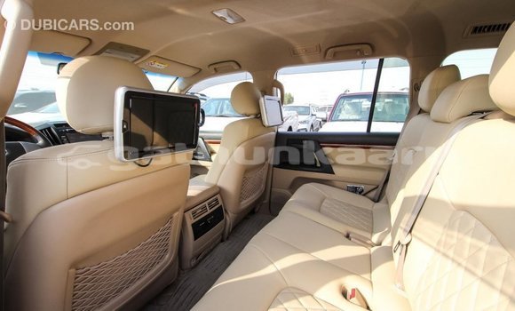 Buy Import Toyota Land Cruiser White Car in Import - Dubai in Baa Buy Import Toyota Land Cruiser White Car in Import - Dubai in Baa